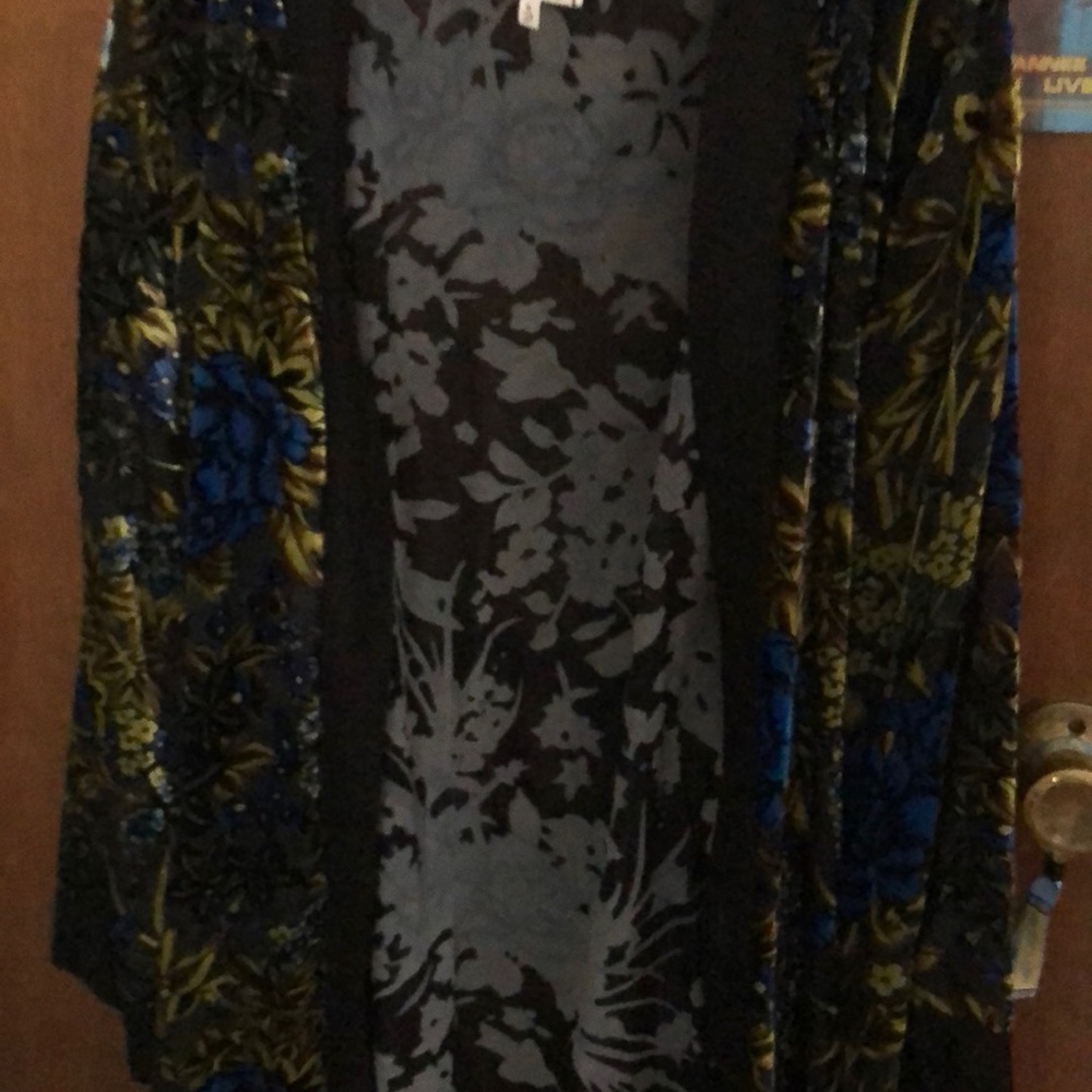 Blue green black floral kimono